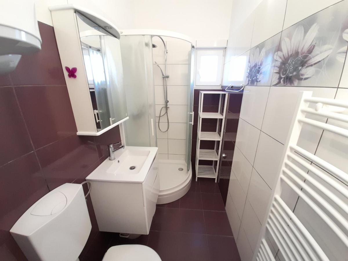 Perica Apartment And Perica Room With Separate Entrance Zára Kültér fotó