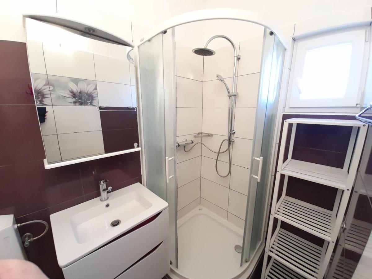Perica Apartment And Perica Room With Separate Entrance Zára Kültér fotó