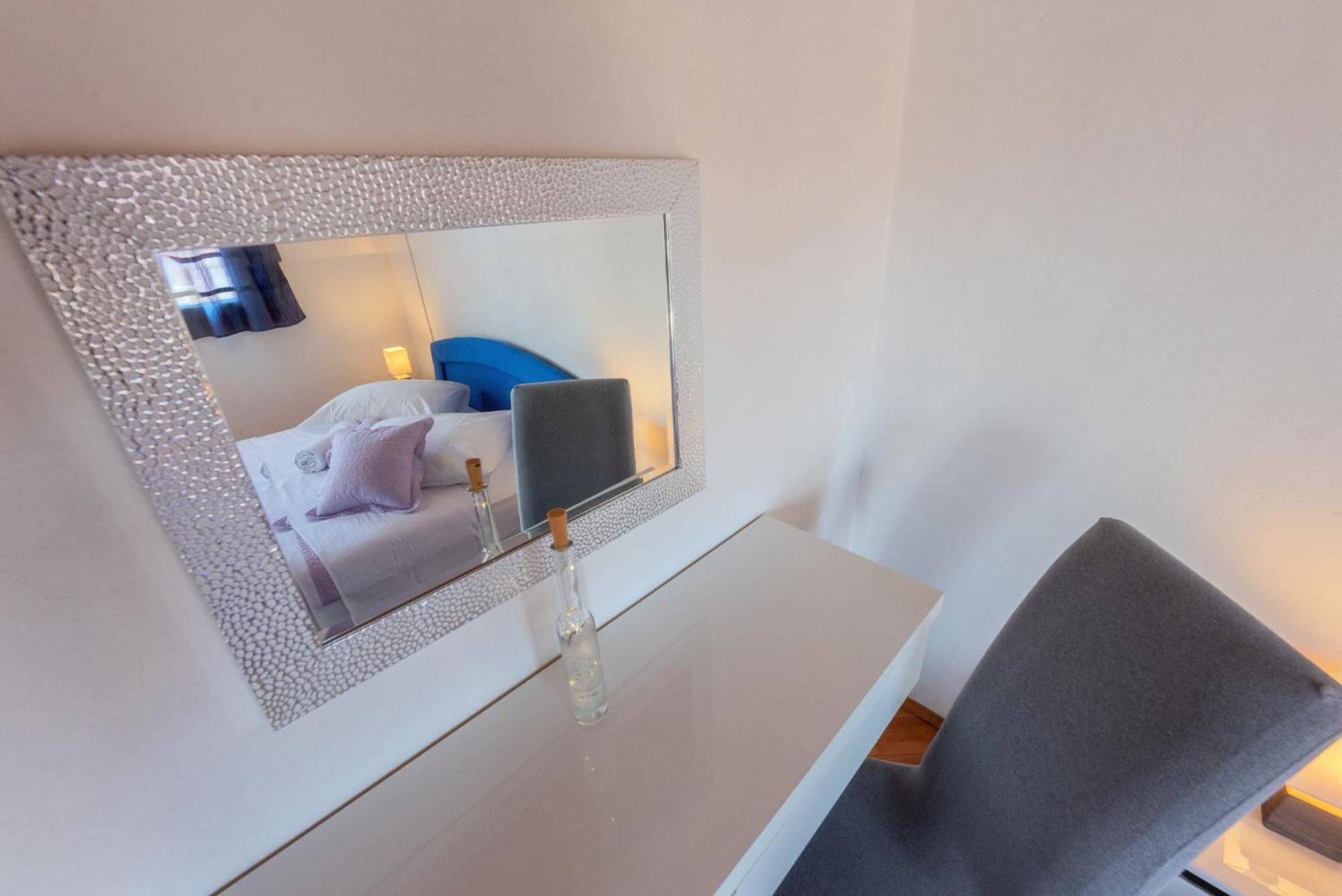 Perica Apartment And Perica Room With Separate Entrance Zára Kültér fotó